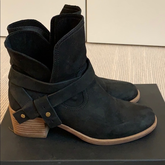 Ugg booties! - Picture 4 of 5